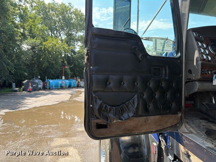 image for item FK4144 2003 Kenworth W900 dump truck