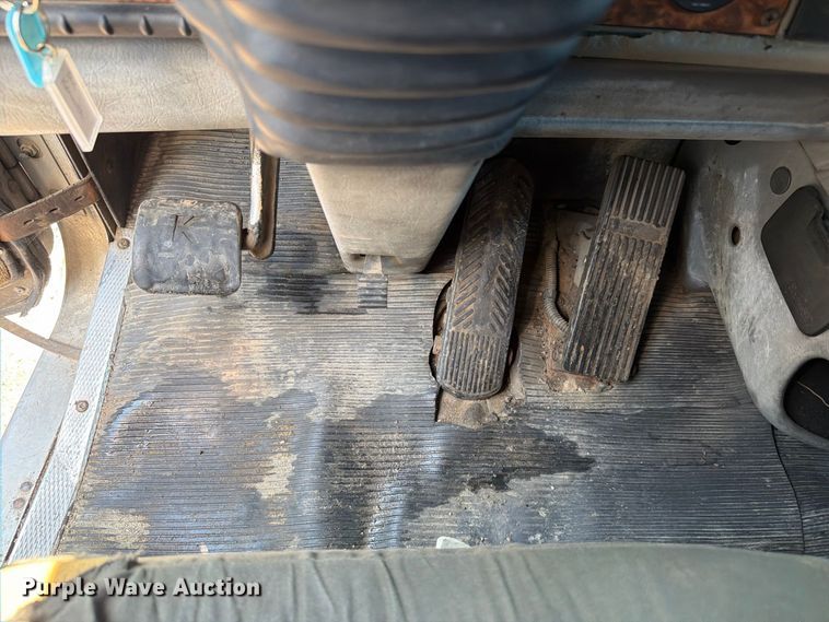 image for item FK4144 2003 Kenworth W900 dump truck