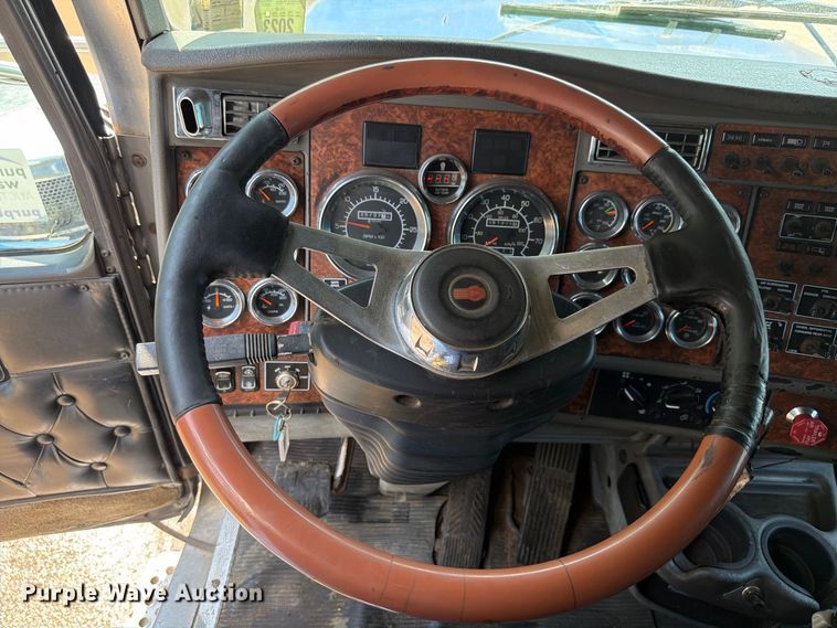 image for item FK4144 2003 Kenworth W900 dump truck