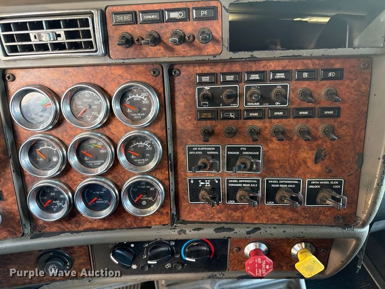 image for item FK4144 2003 Kenworth W900 dump truck