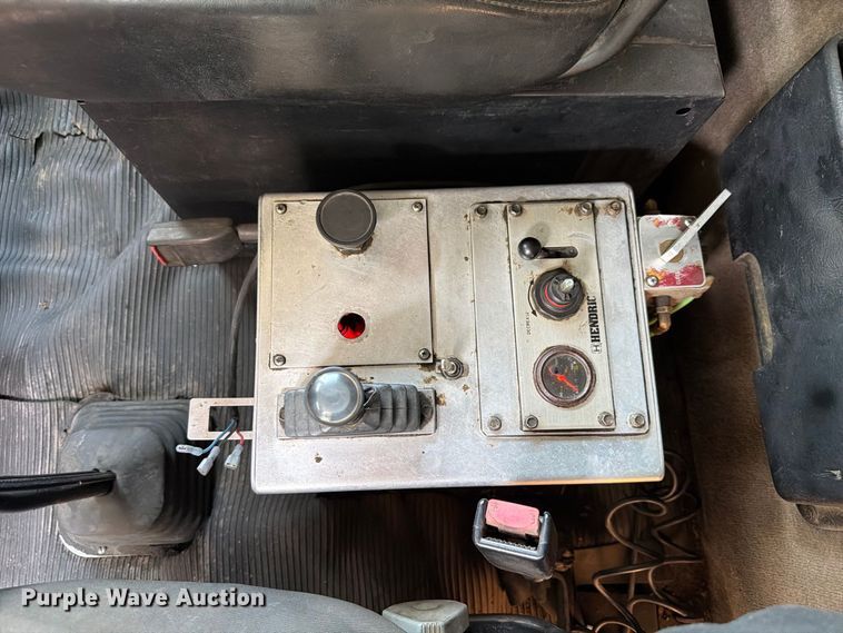 image for item FK4144 2003 Kenworth W900 dump truck