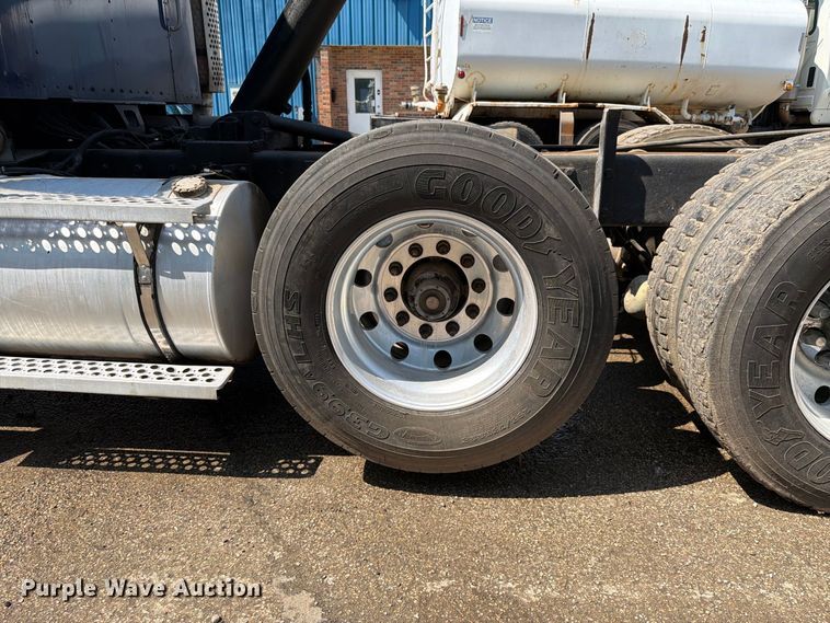image for item FK4144 2003 Kenworth W900 dump truck