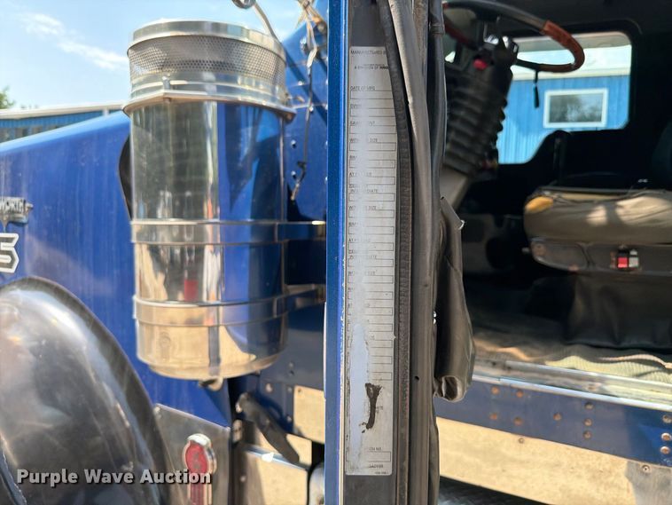 image for item FK4144 2003 Kenworth W900 dump truck