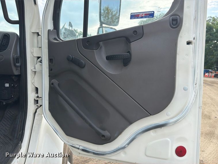 image for item FK4145 2008 Freightliner Business Class M2 street sweeper truck