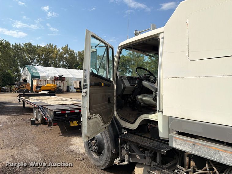 image for item FK4146 2005 Freightliner FL70 street sweeper truck