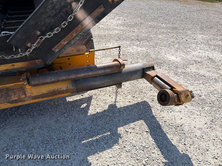image for item FK4151 2000 Blaw-Knox PF-5510 paver