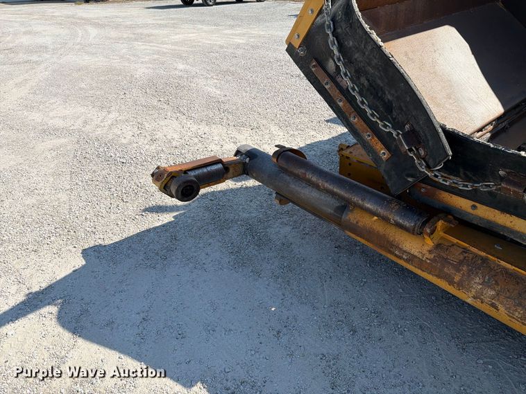 image for item FK4151 2000 Blaw-Knox PF-5510 paver