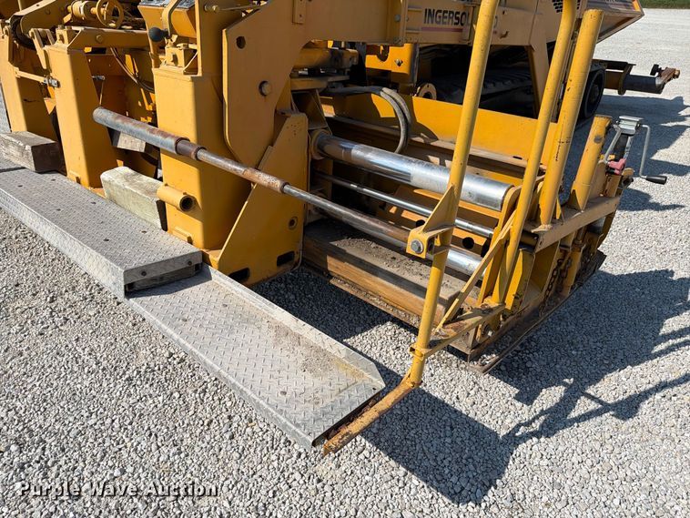 image for item FK4151 2000 Blaw-Knox PF-5510 paver