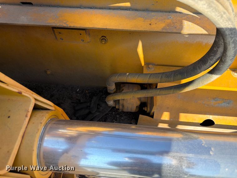 image for item FK4151 2000 Blaw-Knox PF-5510 paver