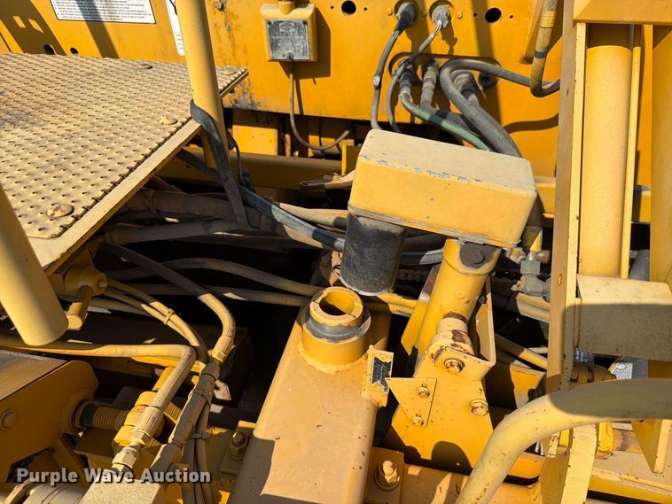 image for item FK4151 2000 Blaw-Knox PF-5510 paver