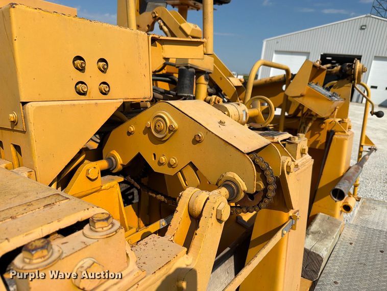 image for item FK4151 2000 Blaw-Knox PF-5510 paver