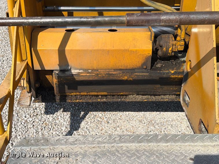 image for item FK4151 2000 Blaw-Knox PF-5510 paver