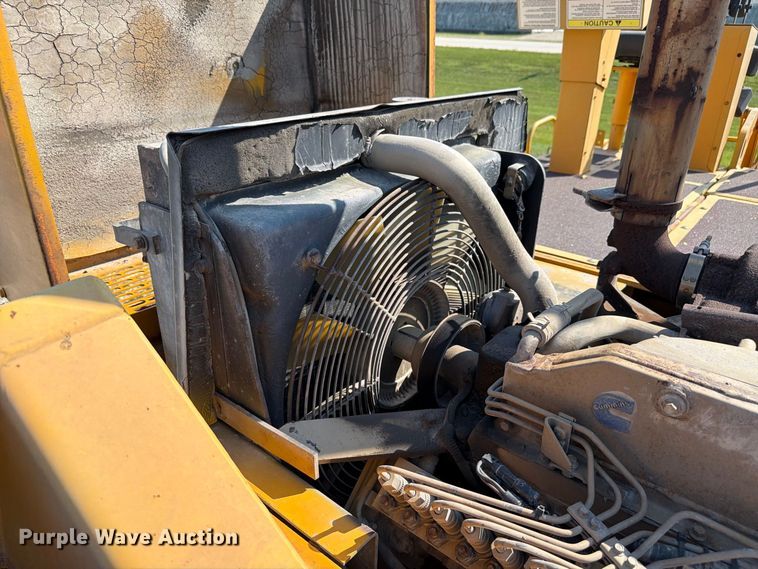 image for item FK4151 2000 Blaw-Knox PF-5510 paver