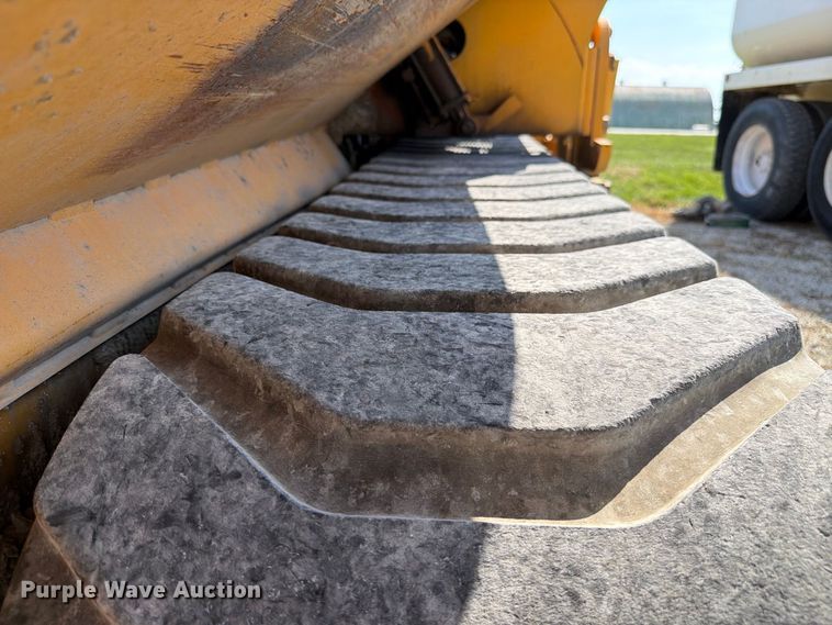 image for item FK4151 2000 Blaw-Knox PF-5510 paver