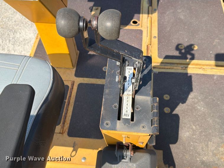 image for item FK4151 2000 Blaw-Knox PF-5510 paver
