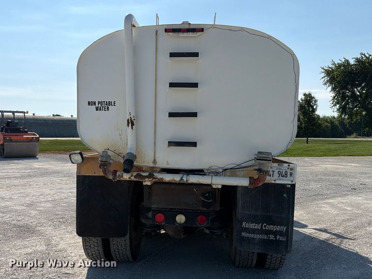image for item FK4152 2006 Peterbilt 378 water truck