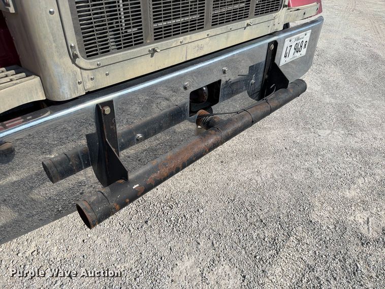 image for item FK4152 2006 Peterbilt 378 water truck