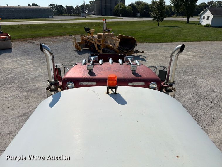 image for item FK4152 2006 Peterbilt 378 water truck