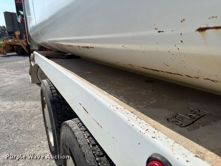 image for item FK4152 2006 Peterbilt 378 water truck