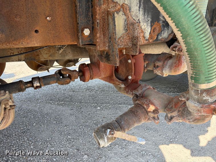 image for item FK4152 2006 Peterbilt 378 water truck