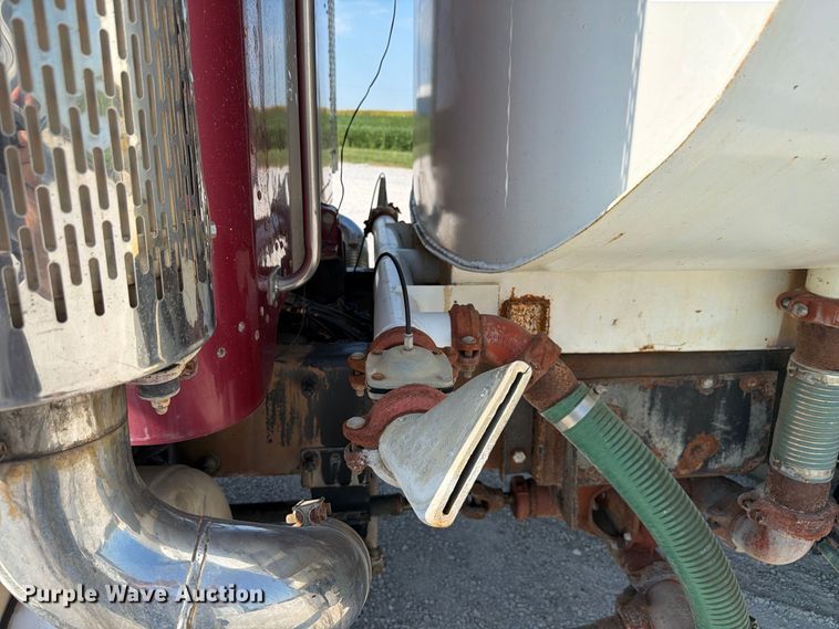 image for item FK4152 2006 Peterbilt 378 water truck