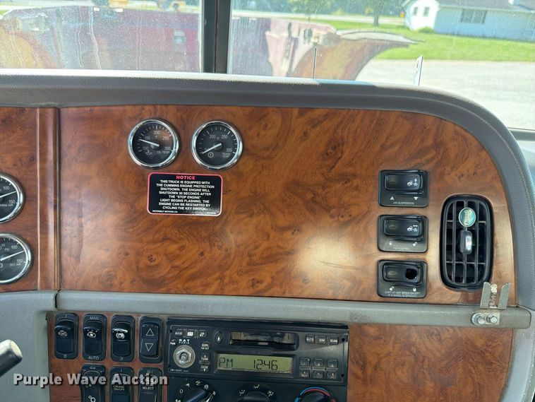 image for item FK4152 2006 Peterbilt 378 water truck