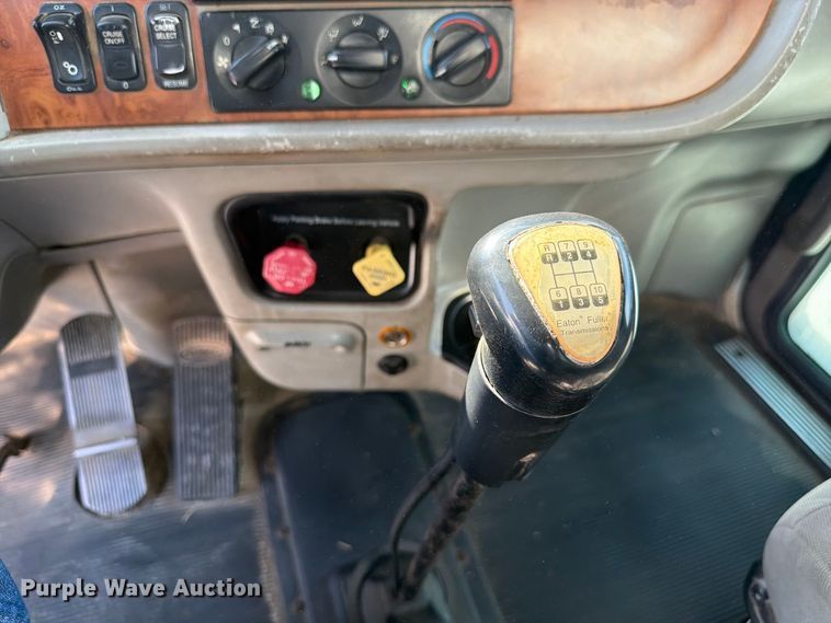 image for item FK4152 2006 Peterbilt 378 water truck