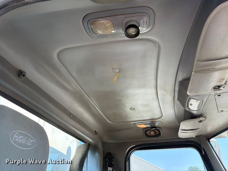 image for item FK4152 2006 Peterbilt 378 water truck