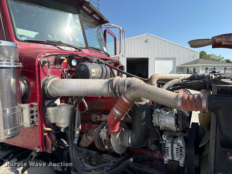 image for item FK4152 2006 Peterbilt 378 water truck
