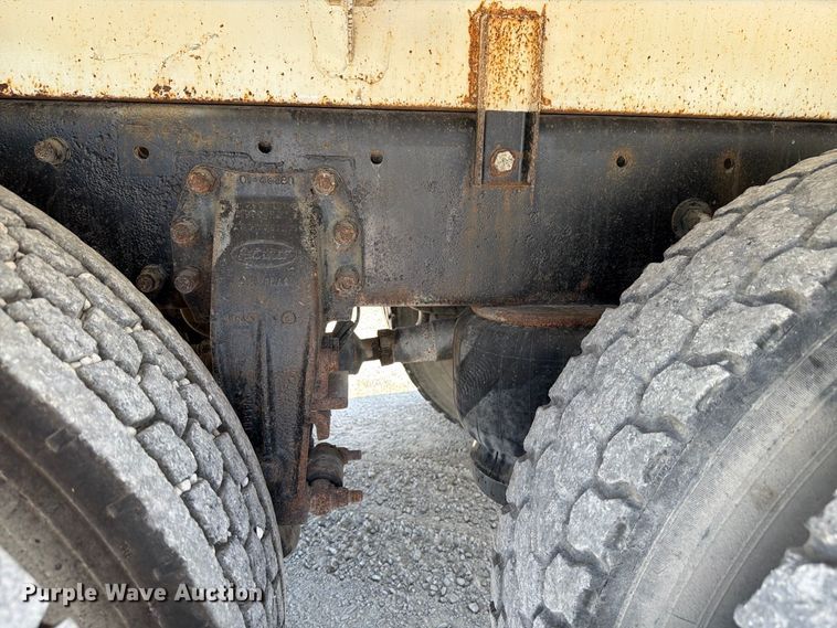 image for item FK4152 2006 Peterbilt 378 water truck