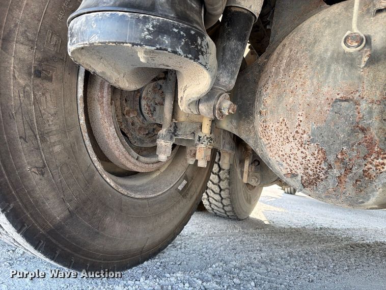 image for item FK4152 2006 Peterbilt 378 water truck