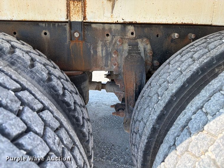 image for item FK4152 2006 Peterbilt 378 water truck