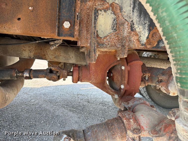 image for item FK4152 2006 Peterbilt 378 water truck