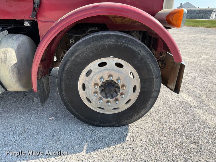 image for item FK4152 2006 Peterbilt 378 water truck