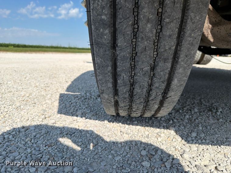 image for item FK4152 2006 Peterbilt 378 water truck
