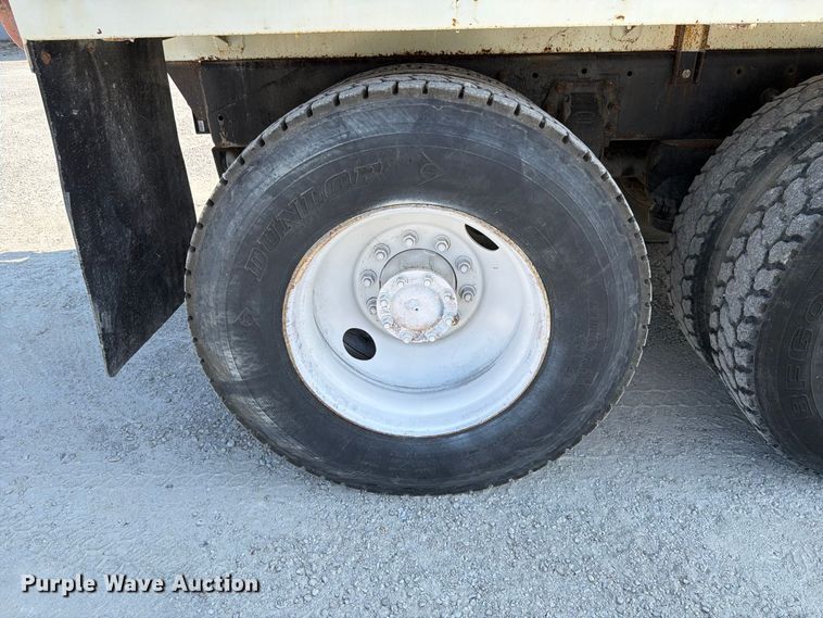 image for item FK4152 2006 Peterbilt 378 water truck