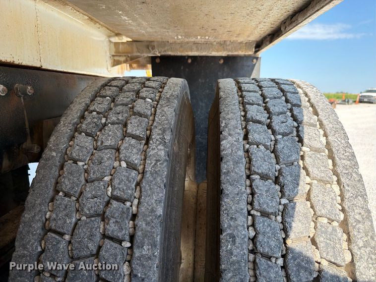image for item FK4152 2006 Peterbilt 378 water truck