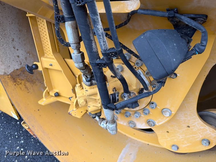 image for item FK4178 2021 Caterpillar CB13 double drum vibratory roller