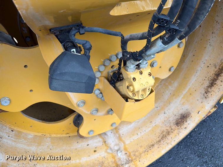 image for item FK4178 2021 Caterpillar CB13 double drum vibratory roller