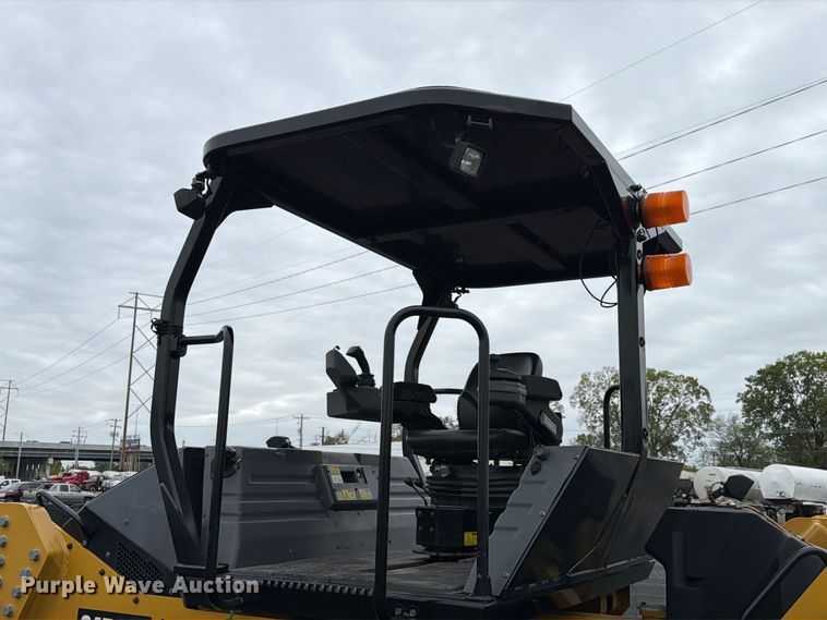 image for item FK4178 2021 Caterpillar CB13 double drum vibratory roller