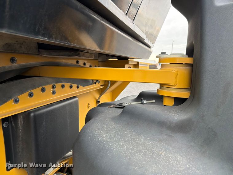 image for item FK4178 2021 Caterpillar CB13 double drum vibratory roller