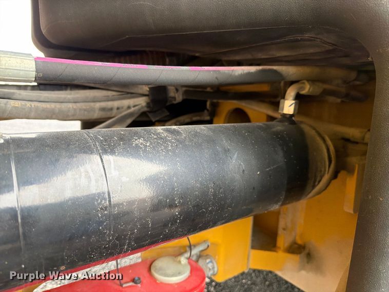 image for item FK4178 2021 Caterpillar CB13 double drum vibratory roller