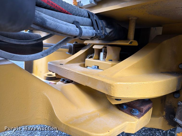 image for item FK4178 2021 Caterpillar CB13 double drum vibratory roller