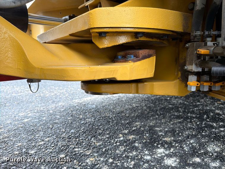 image for item FK4178 2021 Caterpillar CB13 double drum vibratory roller