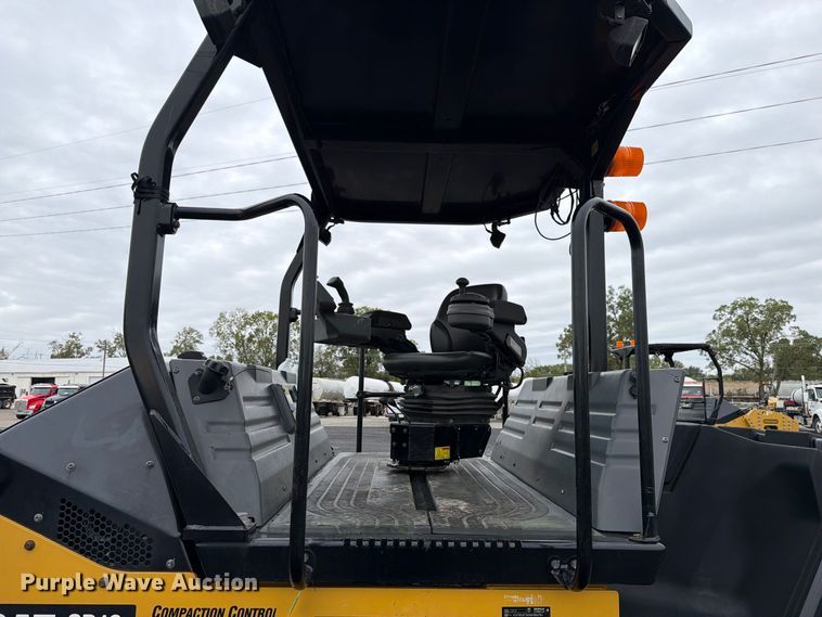 image for item FK4178 2021 Caterpillar CB13 double drum vibratory roller