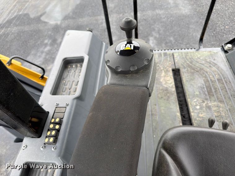 image for item FK4178 2021 Caterpillar CB13 double drum vibratory roller