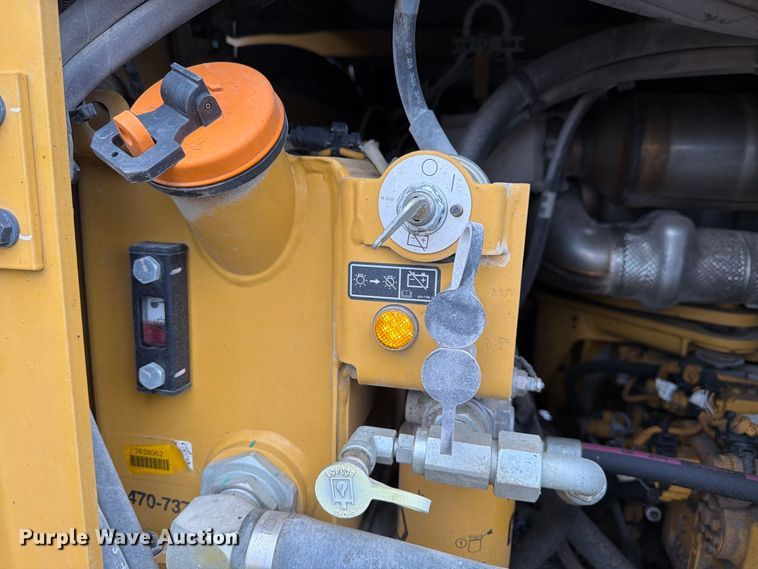 image for item FK4178 2021 Caterpillar CB13 double drum vibratory roller