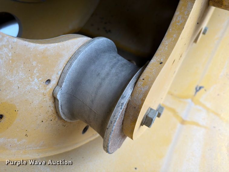 image for item FK4178 2021 Caterpillar CB13 double drum vibratory roller