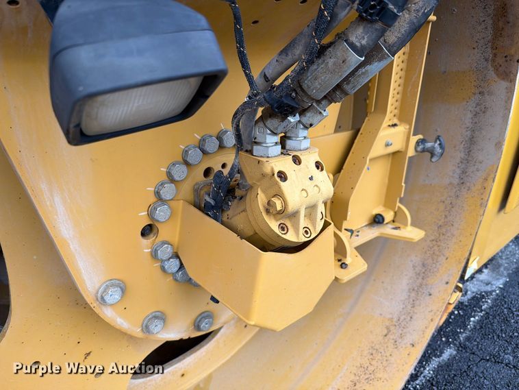 image for item FK4178 2021 Caterpillar CB13 double drum vibratory roller
