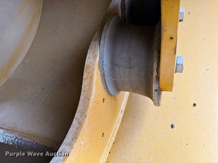 image for item FK4178 2021 Caterpillar CB13 double drum vibratory roller